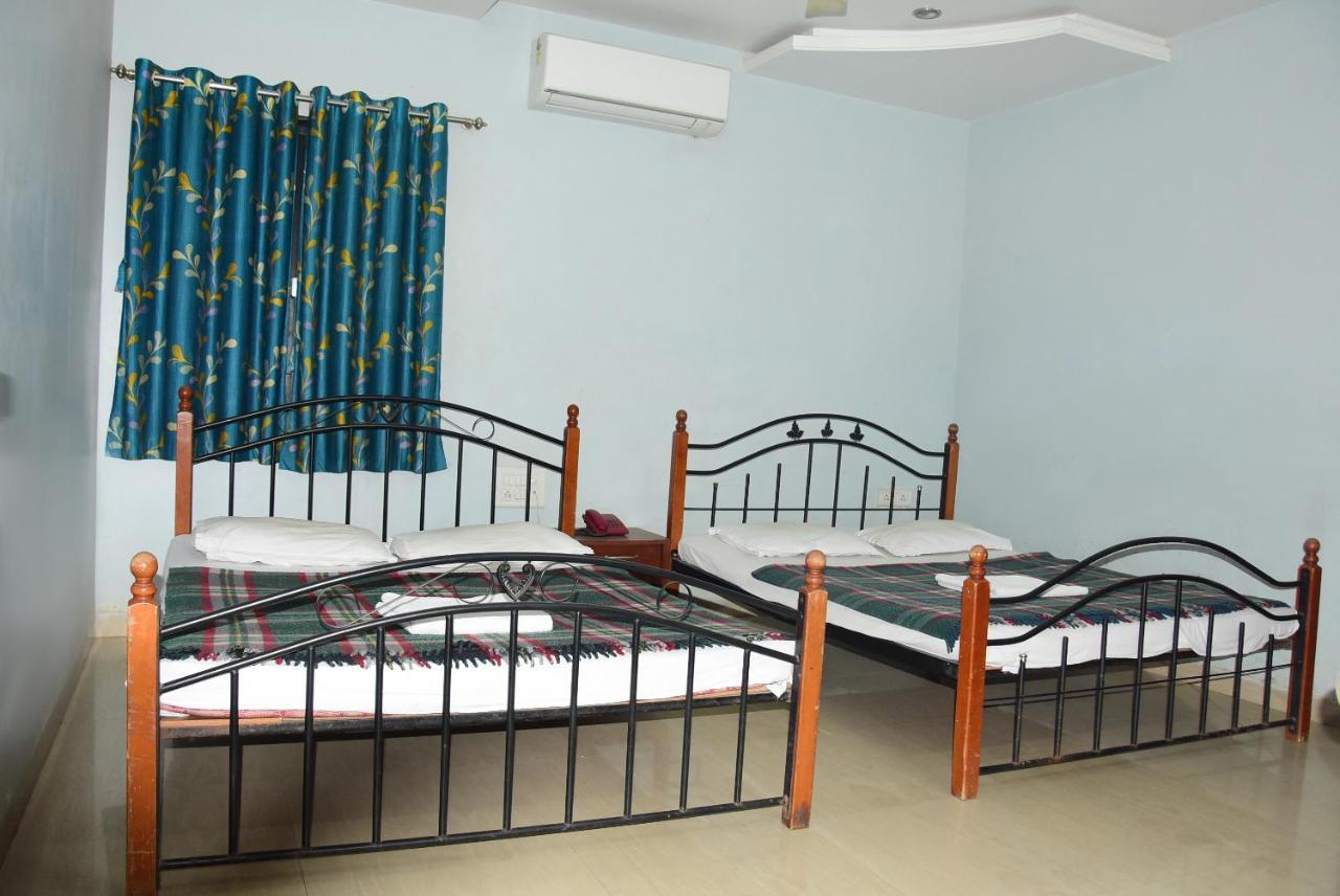 Hotel Delta Executive Shirdi Ngoại thất bức ảnh