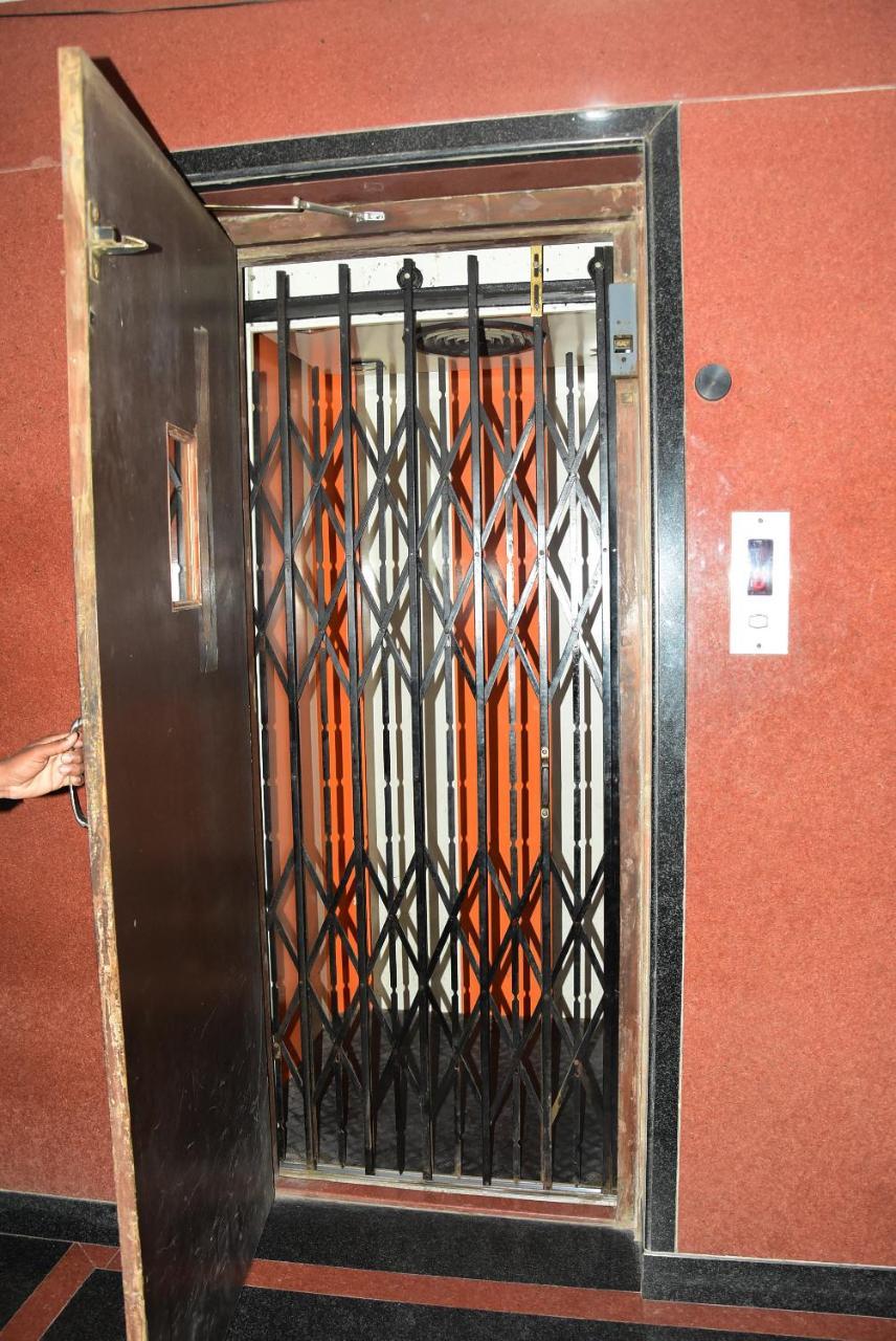 Hotel Delta Executive Shirdi Ngoại thất bức ảnh